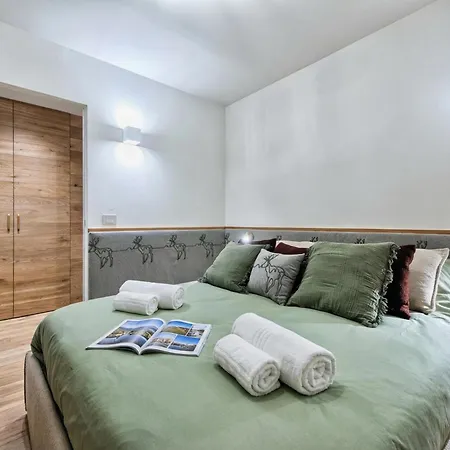 Casa Del Colle D2 Terrace & Garage - Happy Apartment Sestriere